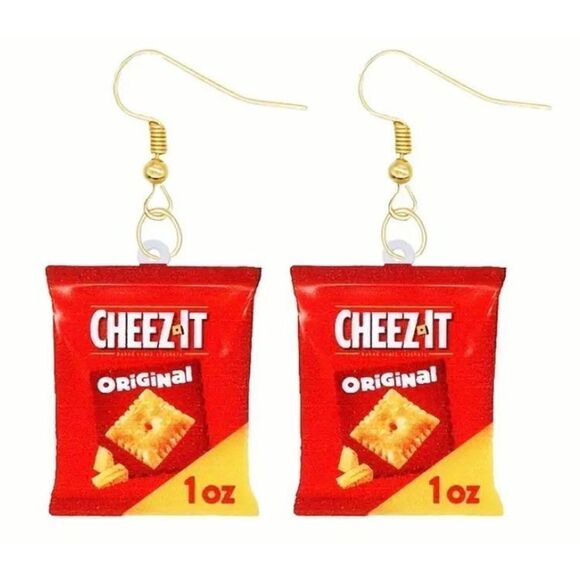 NWT Cheeze-IT Original Snack Bag Fun Dangle Hook Earrings - Picture 1 of 4